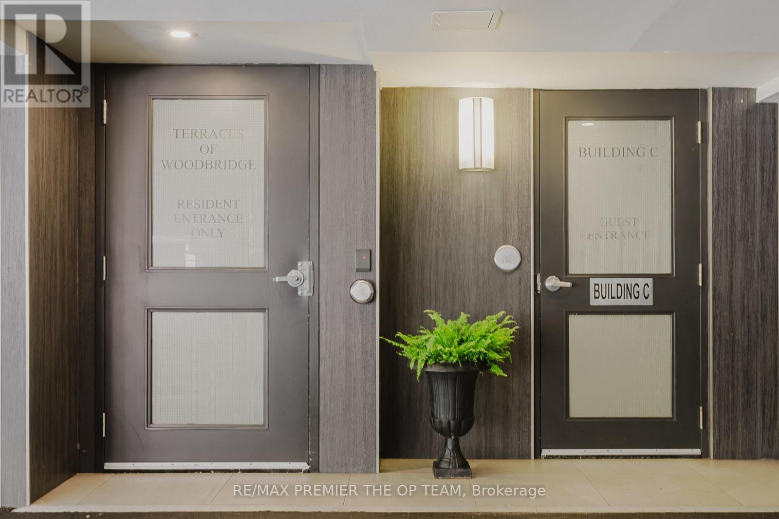 Photo 2 of 321 121 Woodbridge Avenue, Vaughan ON