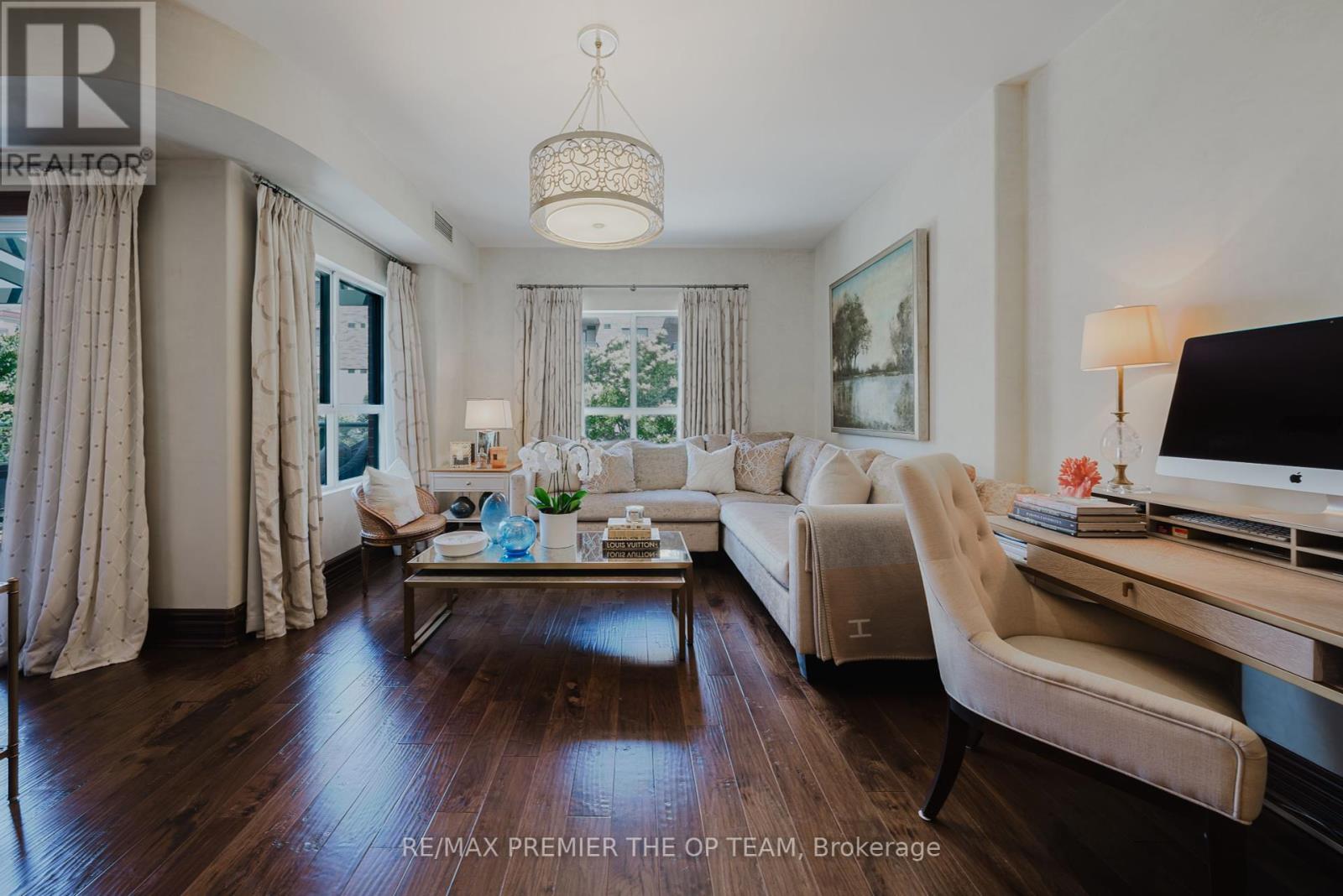 Photo 1 of 321 121 Woodbridge Avenue, Vaughan ON