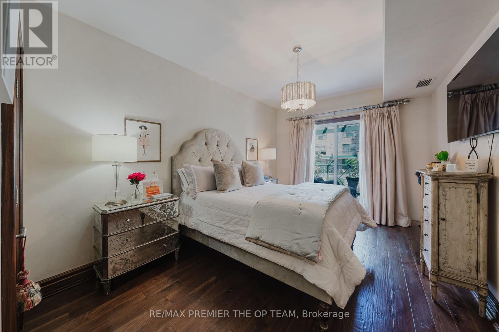 Photo 15 of 321 121 Woodbridge Avenue, Vaughan ON