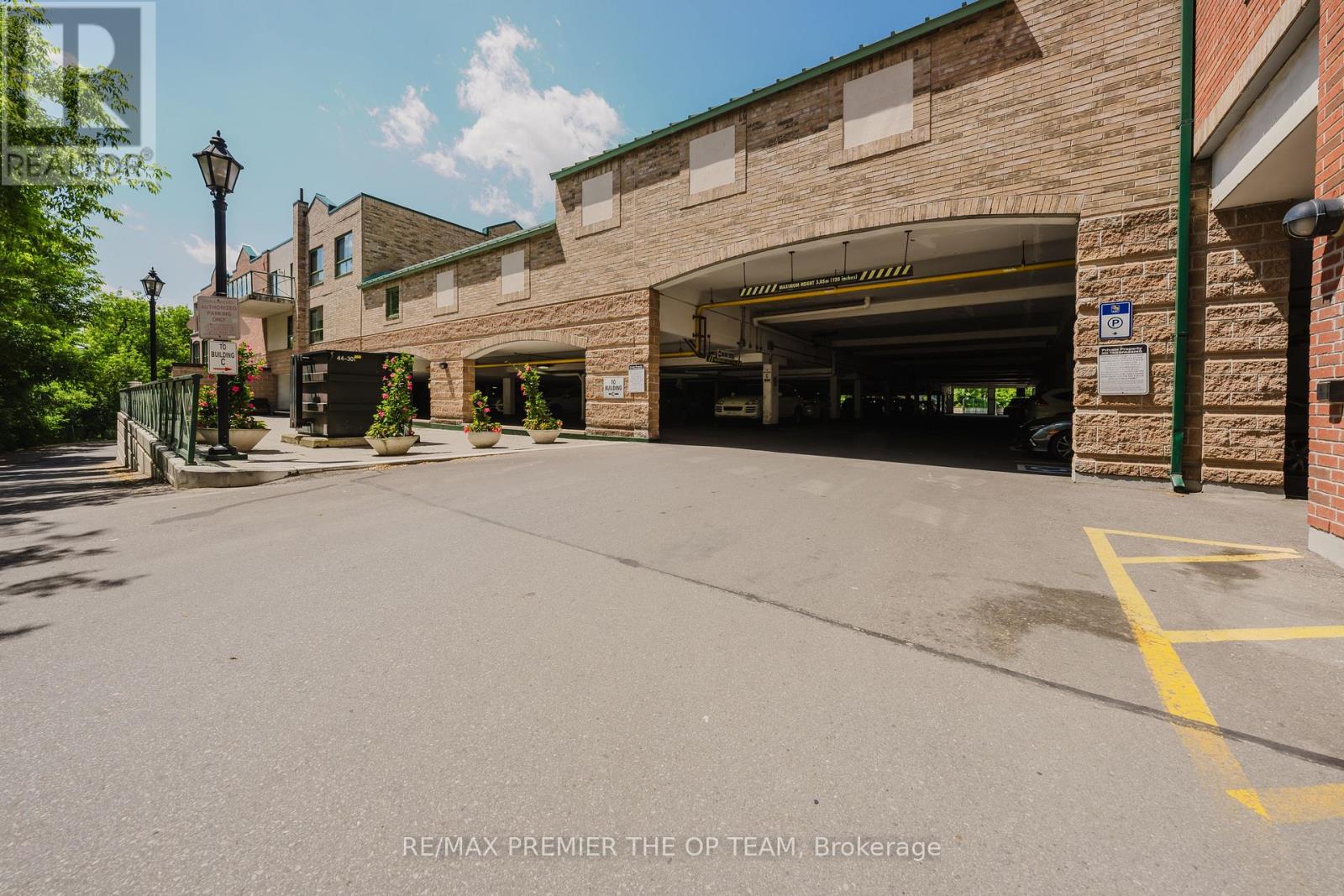 Photo 16 of 321 121 Woodbridge Avenue, Vaughan ON