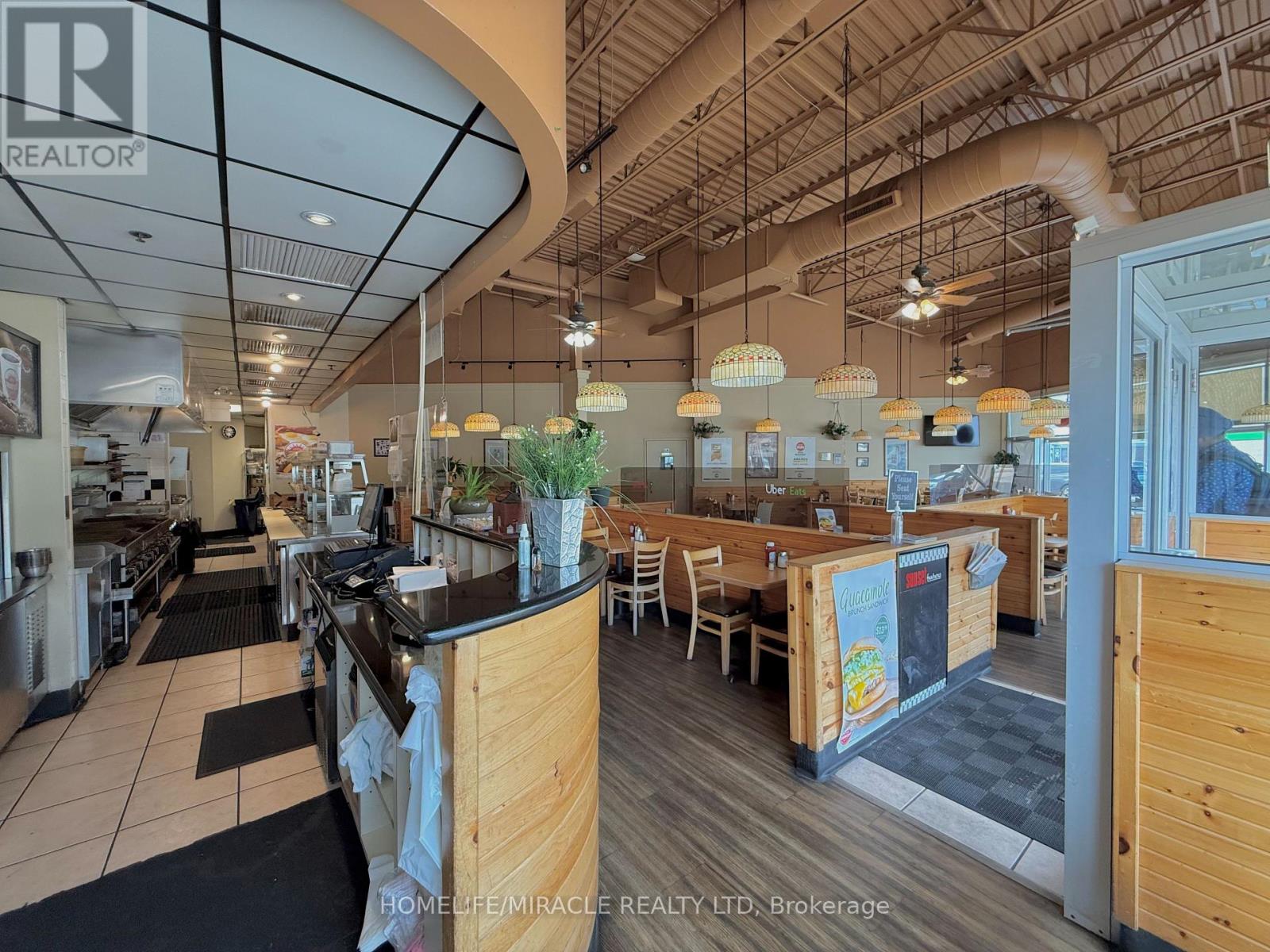 Photo 10 of 8280 Highway 27, Vaughan ON