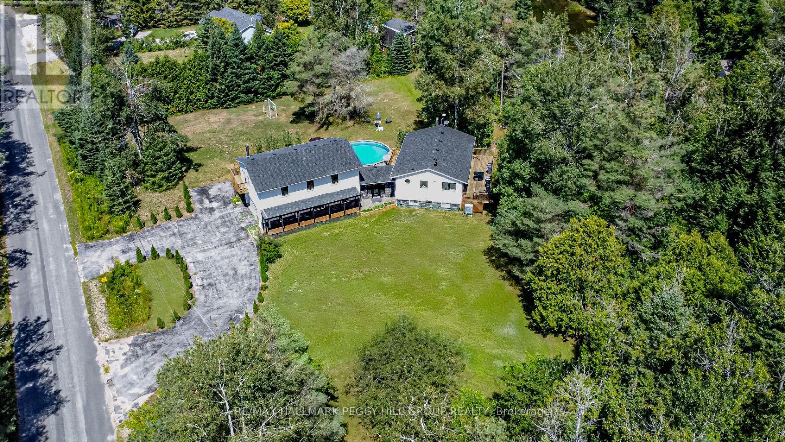 Photo 2 of 20 Hillview Crescent, Springwater ON