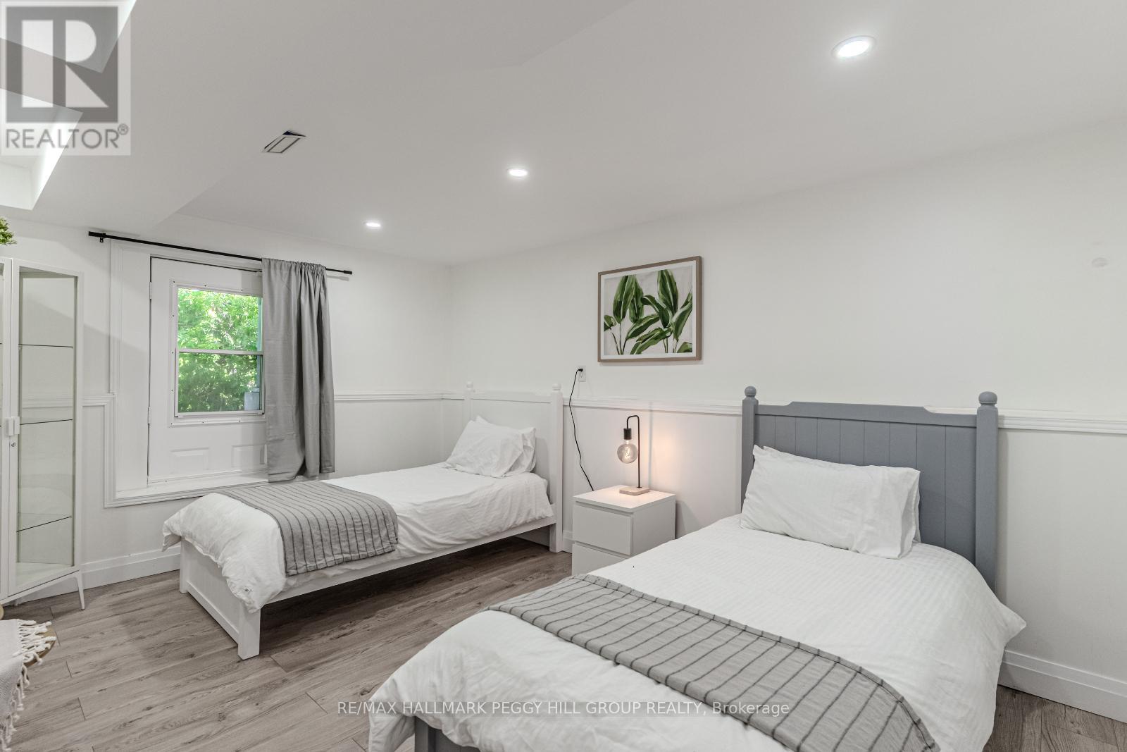Photo 21 of 20 Hillview Crescent, Springwater ON