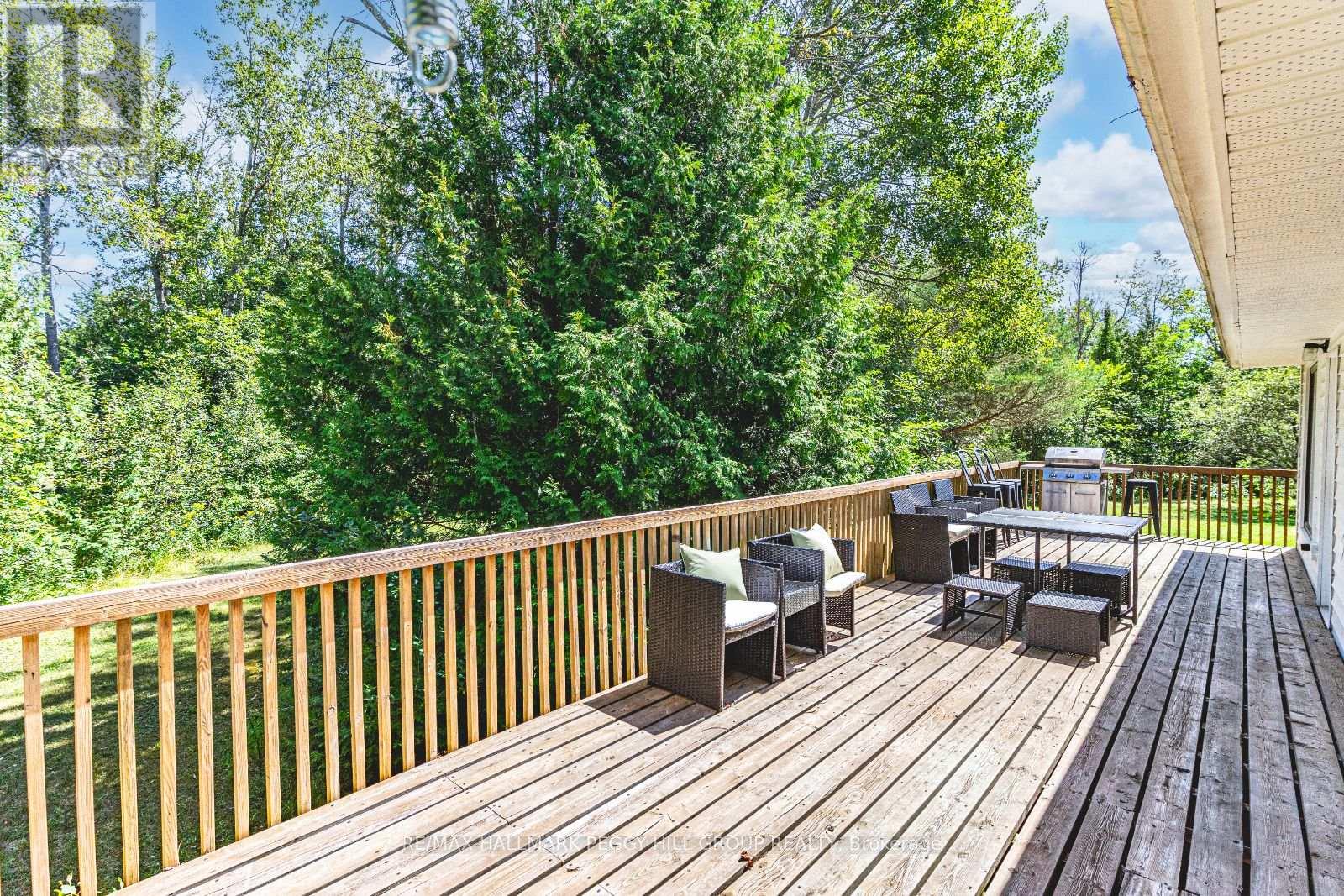 Photo 23 of 20 Hillview Crescent, Springwater ON