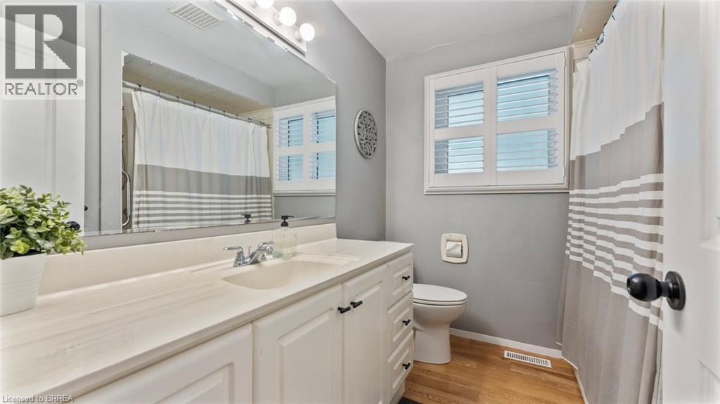 Photo 18 of 11 Andrew Street, St George ON
