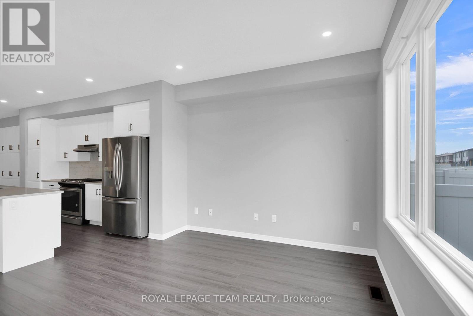 Photo 18 of 343 Cope Drive, Ottawa ON