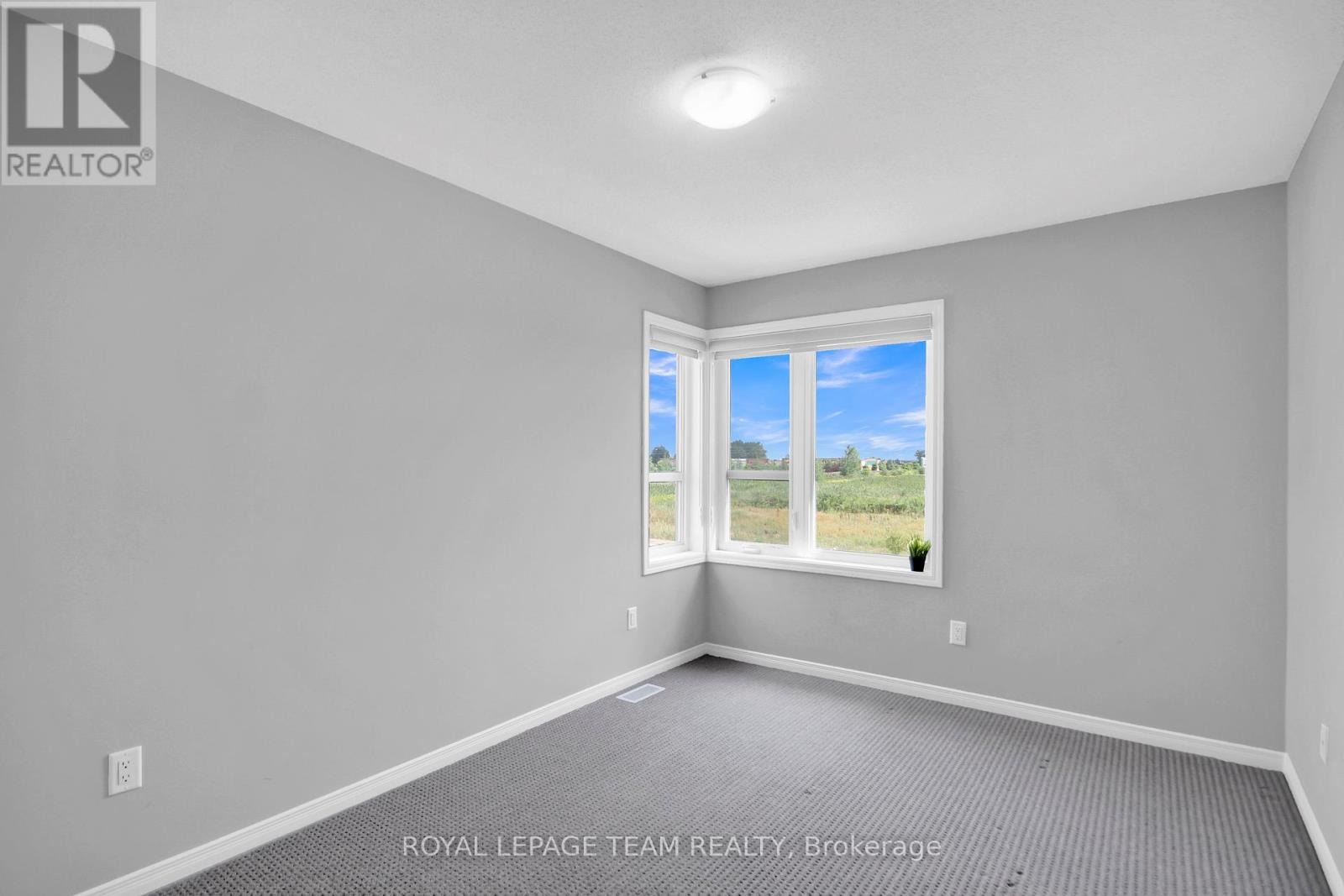 Photo 32 of 343 Cope Drive, Ottawa ON
