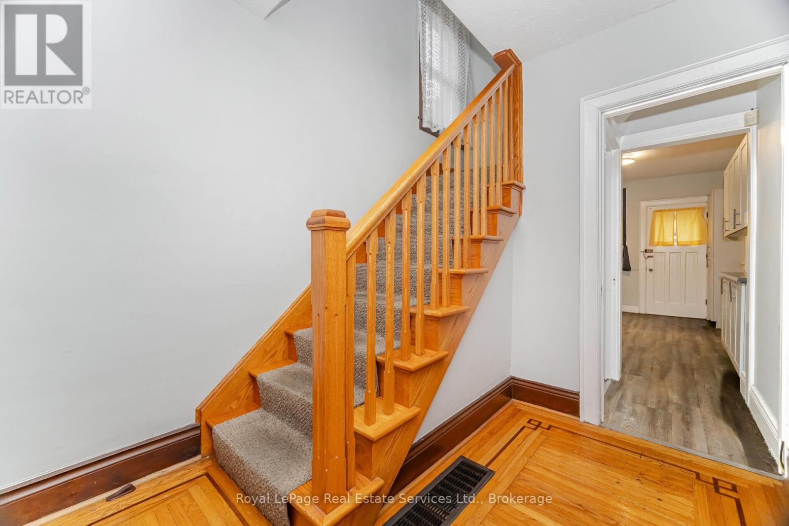 Photo 16 of 21 Paisley Avenue S, Hamilton ON
