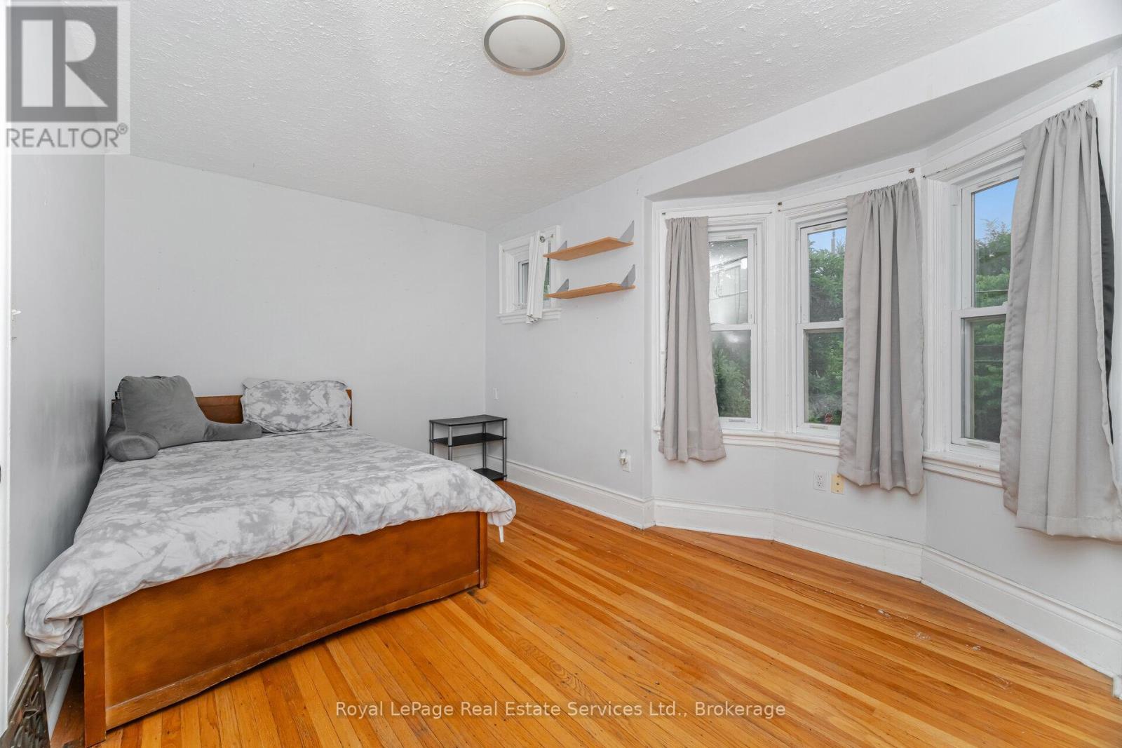 Photo 18 of 21 Paisley Avenue S, Hamilton ON