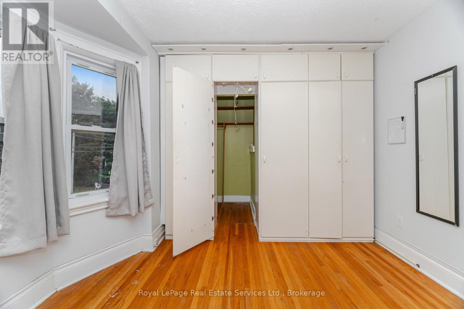Photo 21 of 21 Paisley Avenue S, Hamilton ON