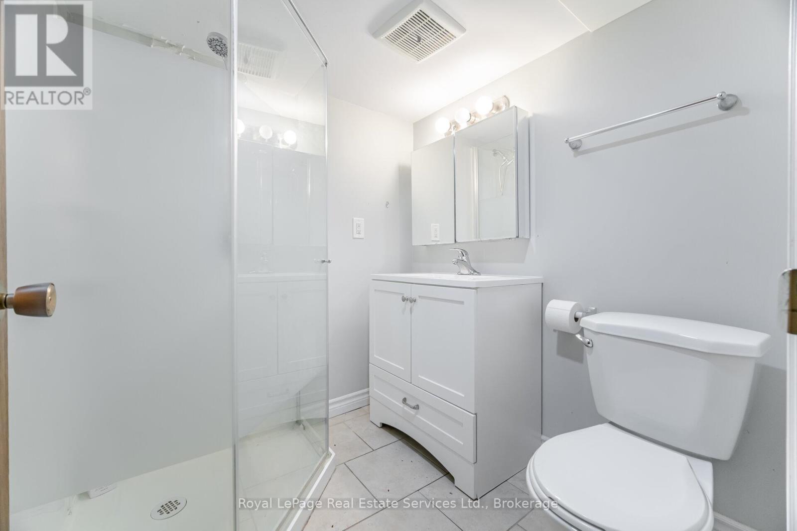 Photo 33 of 21 Paisley Avenue S, Hamilton ON