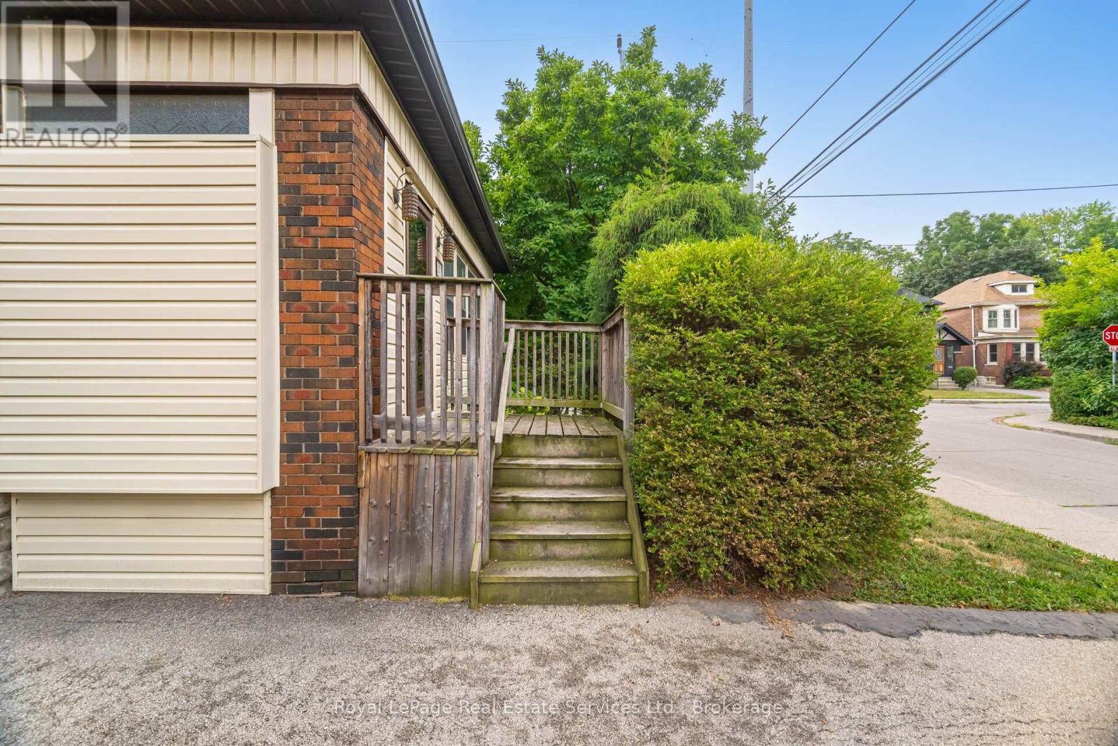 Photo 48 of 21 Paisley Avenue S, Hamilton ON