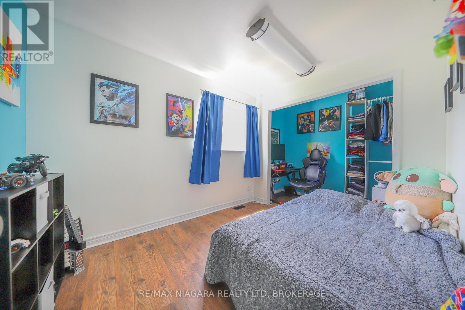 Photo 10 of 18 Roxborough Court, St Catharines ON