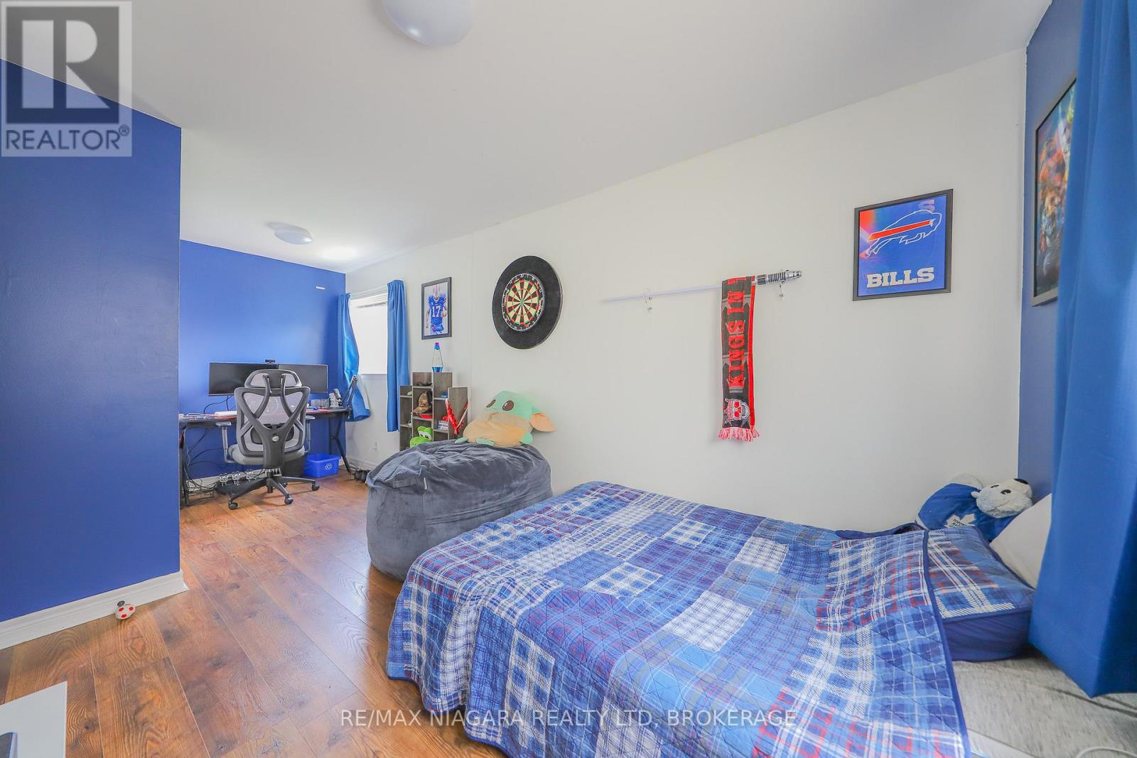 Photo 13 of 18 Roxborough Court, St Catharines ON