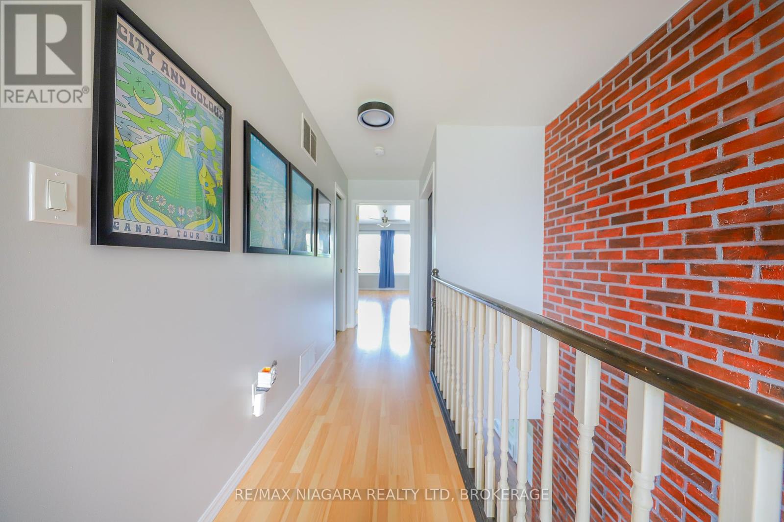 Photo 17 of 18 Roxborough Court, St Catharines ON
