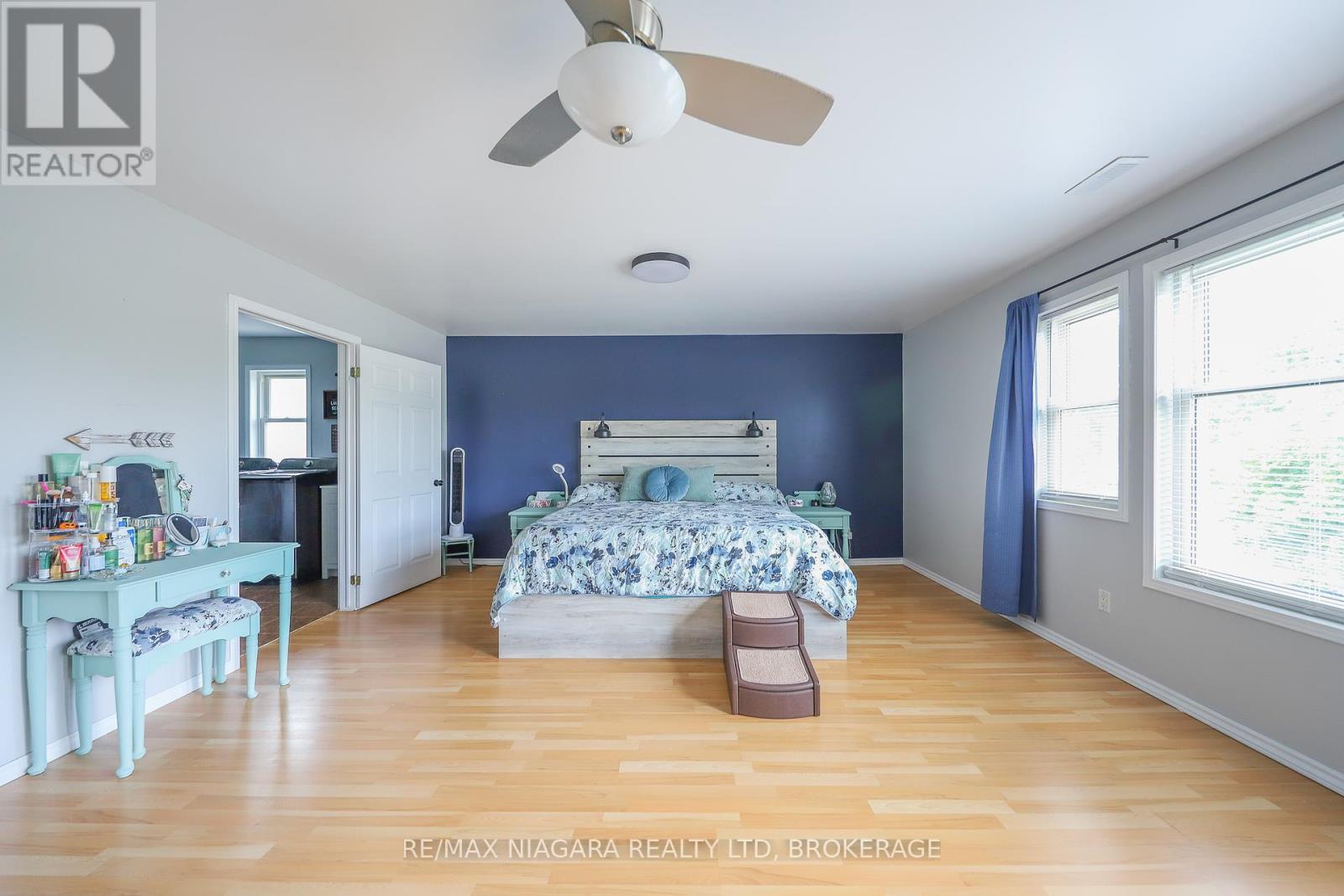 Photo 19 of 18 Roxborough Court, St Catharines ON