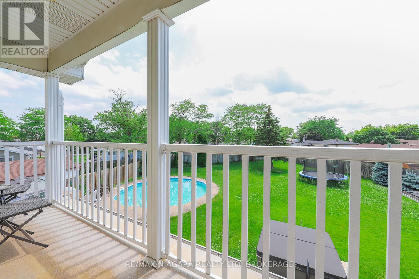 Photo 22 of 18 Roxborough Court, St Catharines ON