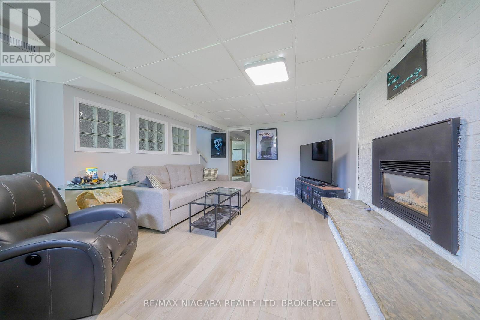 Photo 23 of 18 Roxborough Court, St Catharines ON