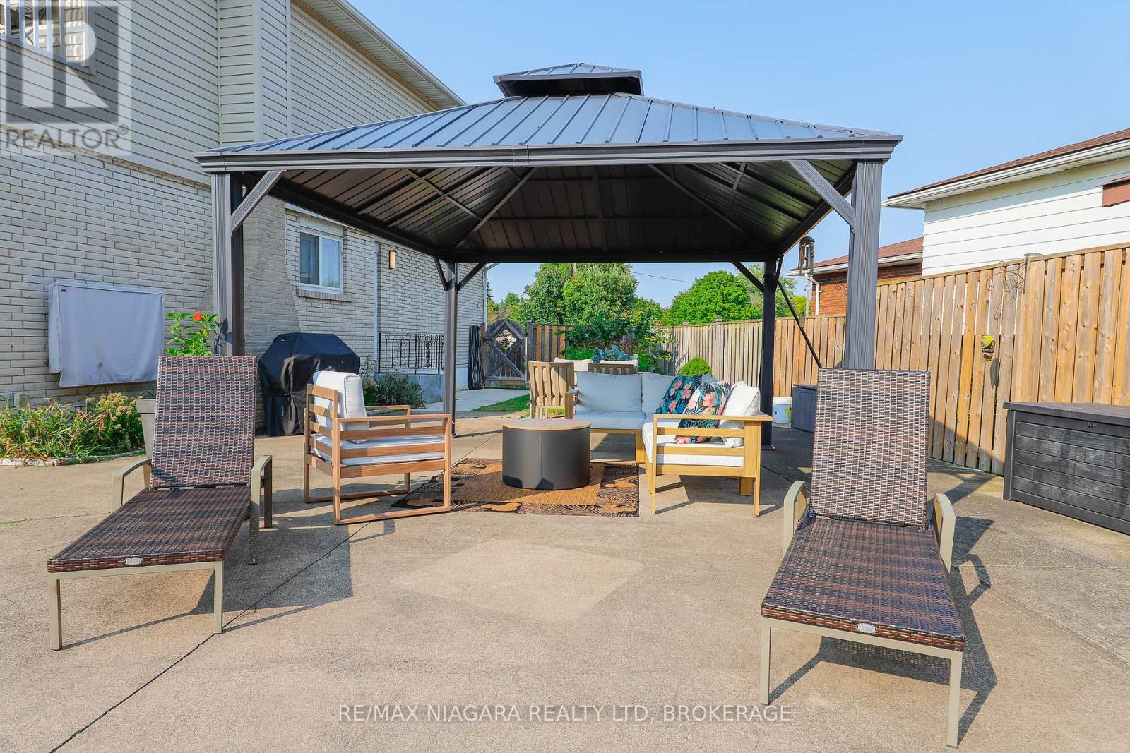 Photo 35 of 18 Roxborough Court, St Catharines ON