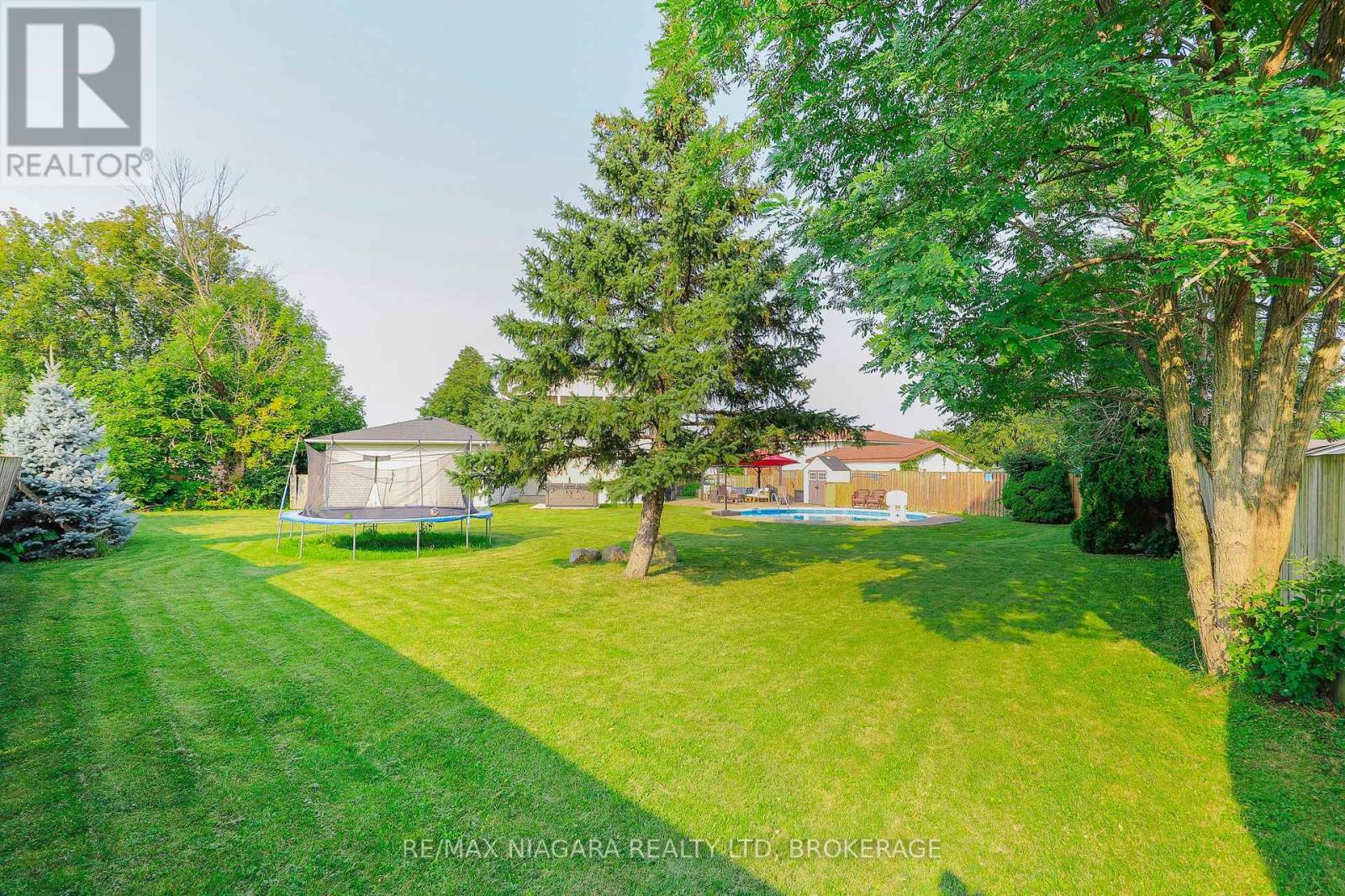 Photo 39 of 18 Roxborough Court, St Catharines ON
