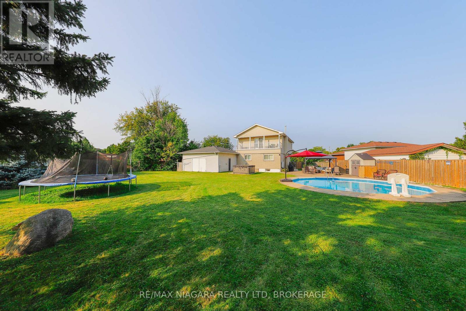 Photo 42 of 18 Roxborough Court, St Catharines ON