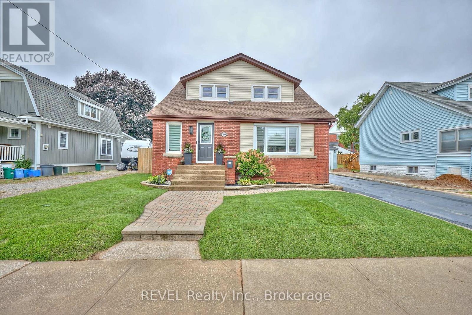 Photo 1 of 5849 Symmes Street, Niagara Falls ON