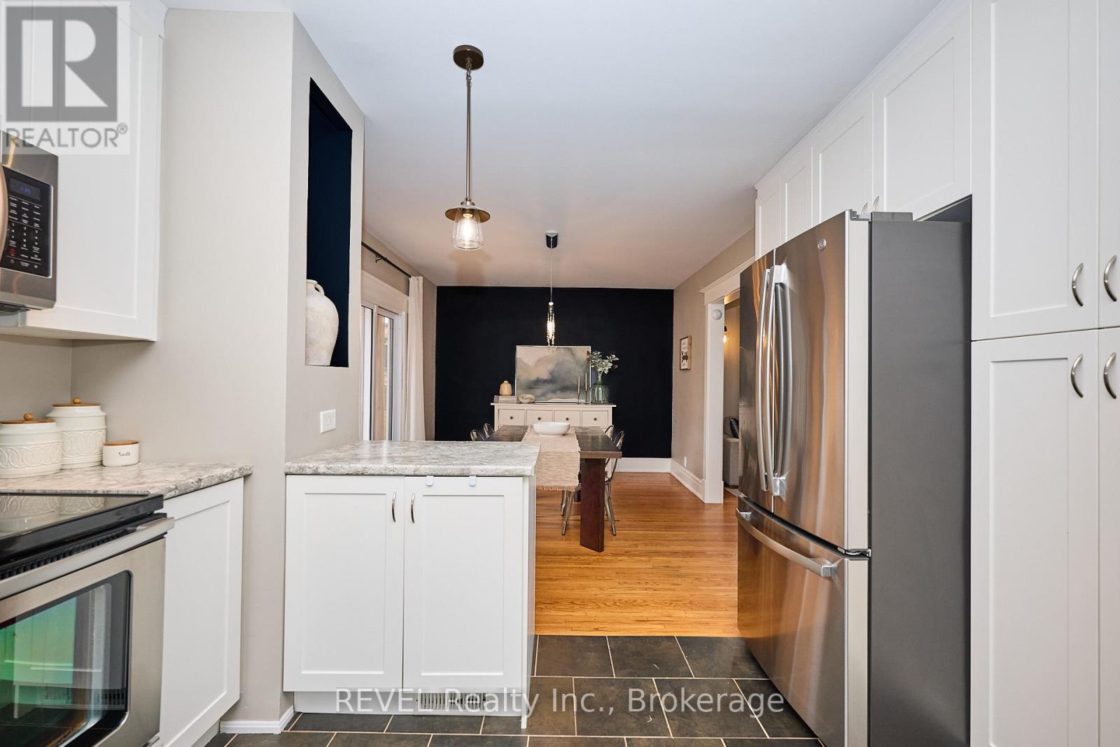 Photo 10 of 5849 Symmes Street, Niagara Falls ON