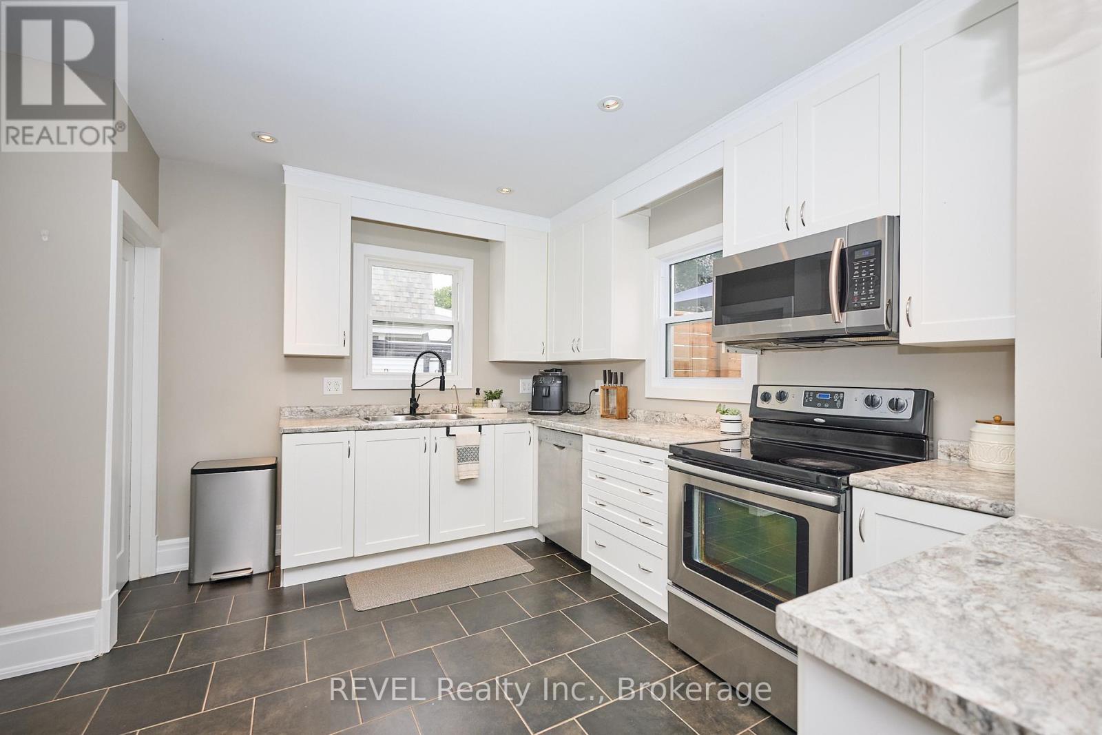 Photo 12 of 5849 Symmes Street, Niagara Falls ON