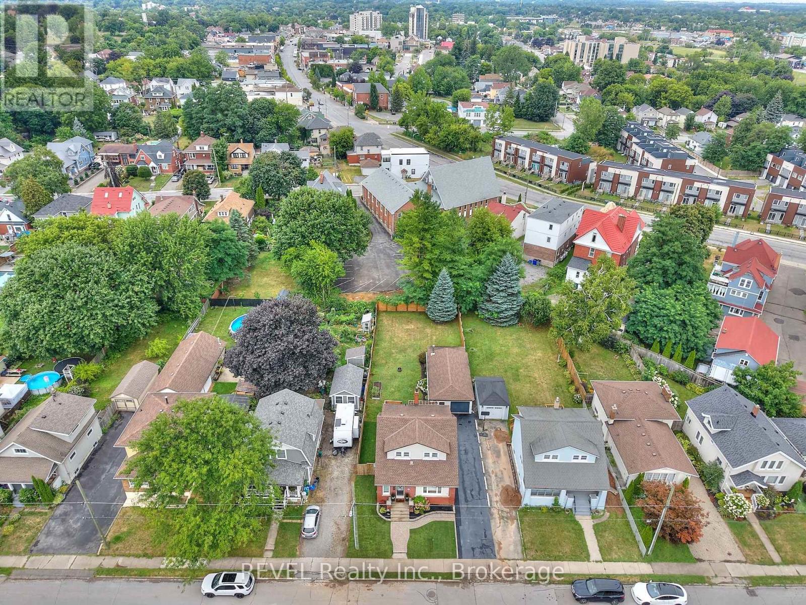Photo 48 of 5849 Symmes Street, Niagara Falls ON