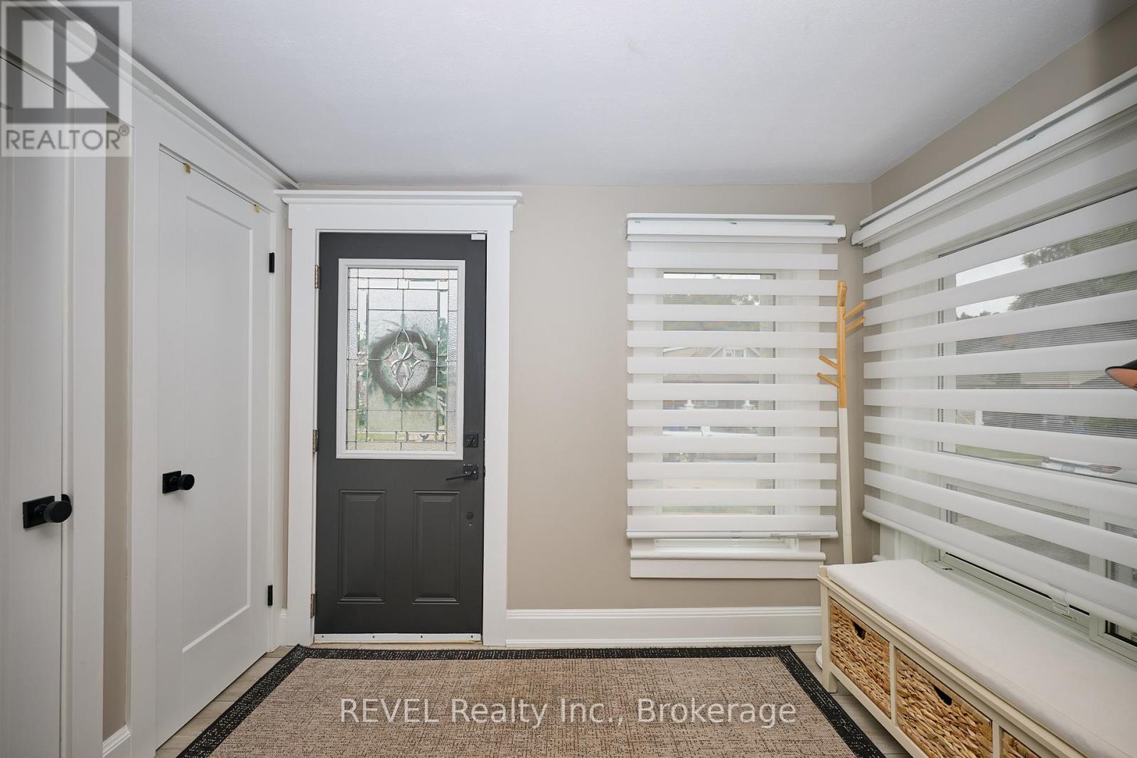 Photo 8 of 5849 Symmes Street, Niagara Falls ON