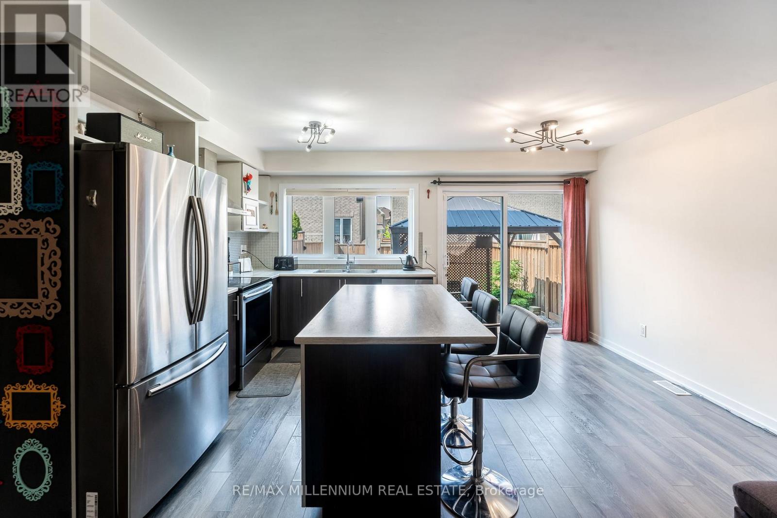 Photo 14 of 494 Queen Mary Drive, Brampton ON