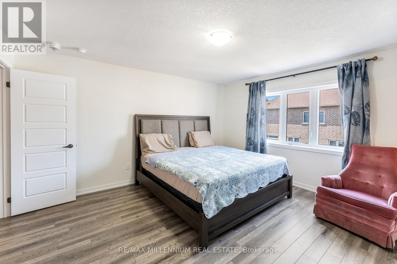 Photo 21 of 494 Queen Mary Drive, Brampton ON