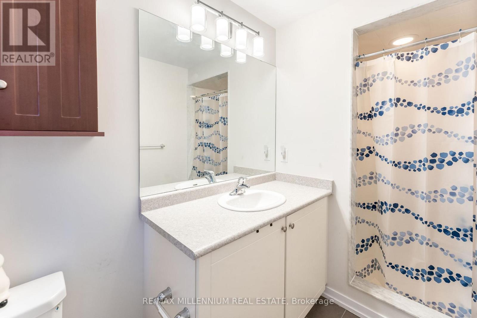 Photo 24 of 494 Queen Mary Drive, Brampton ON