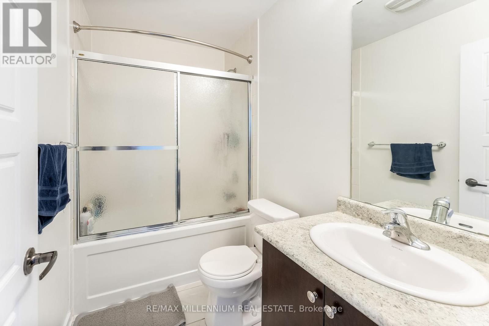 Photo 25 of 494 Queen Mary Drive, Brampton ON