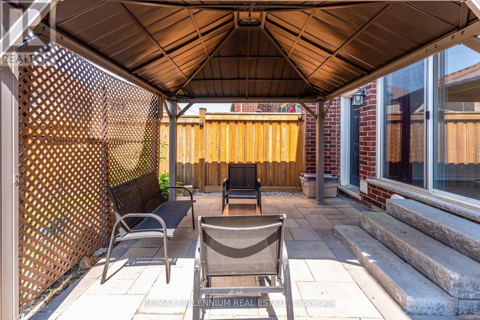 Photo 37 of 494 Queen Mary Drive, Brampton ON