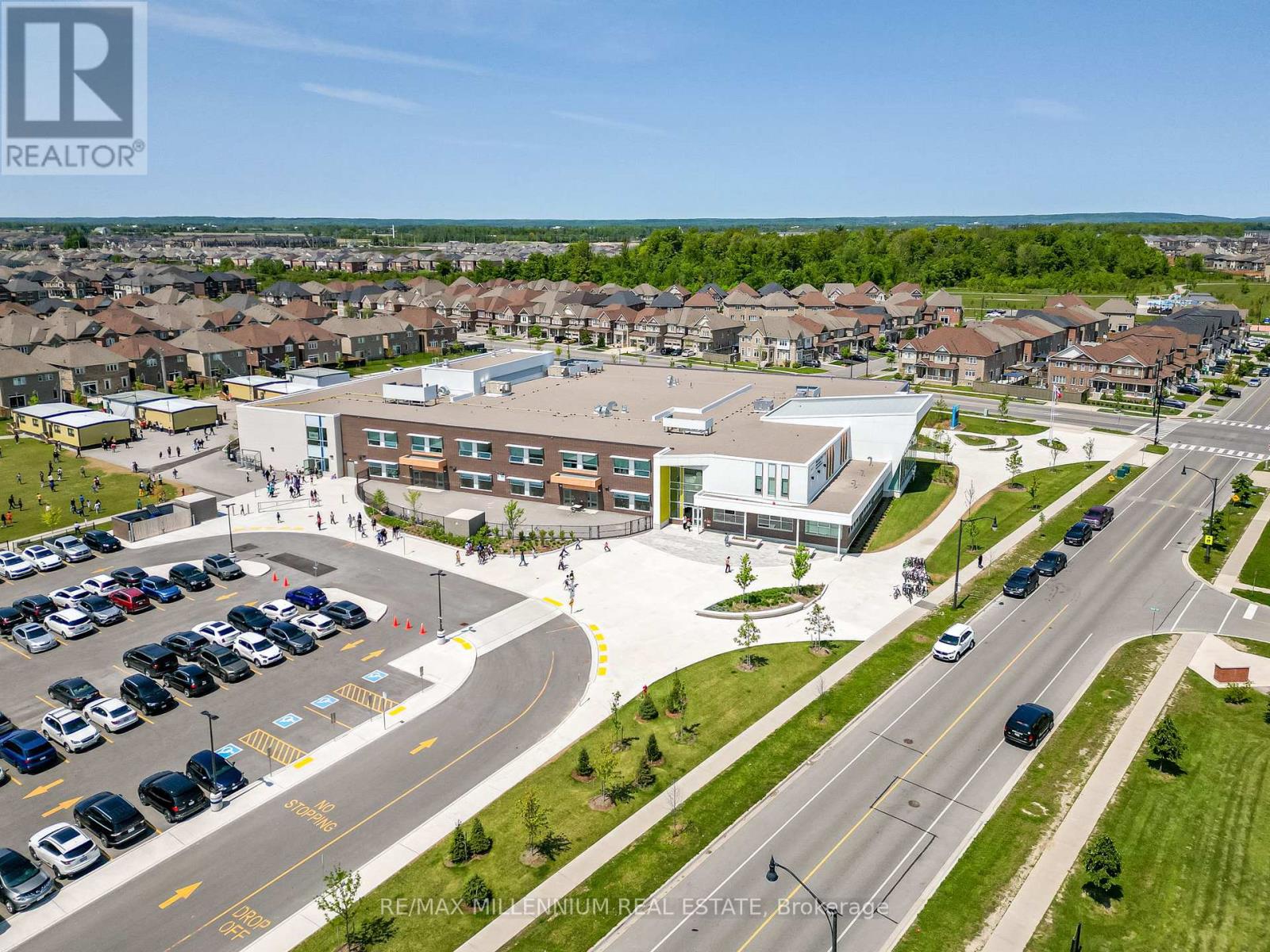 Photo 40 of 494 Queen Mary Drive, Brampton ON