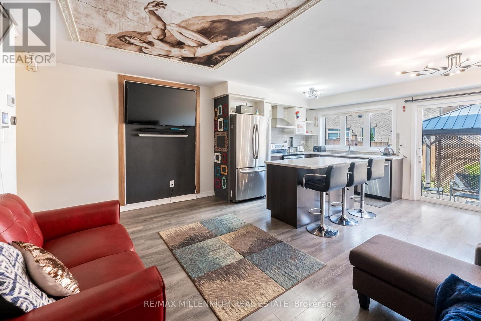 Photo 9 of 494 Queen Mary Drive, Brampton ON
