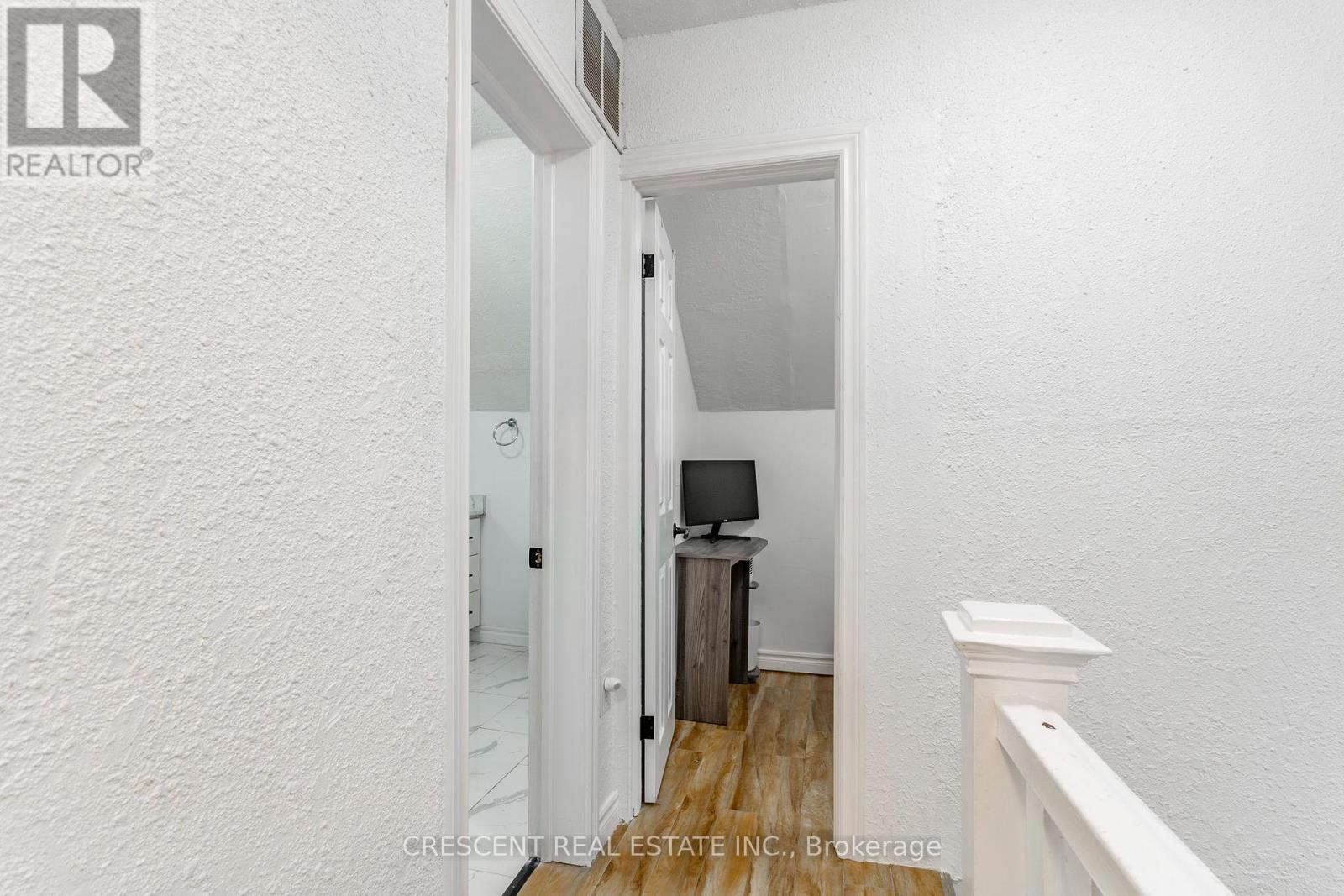 Photo 19 of Upper 1409 King Street W, Toronto ON