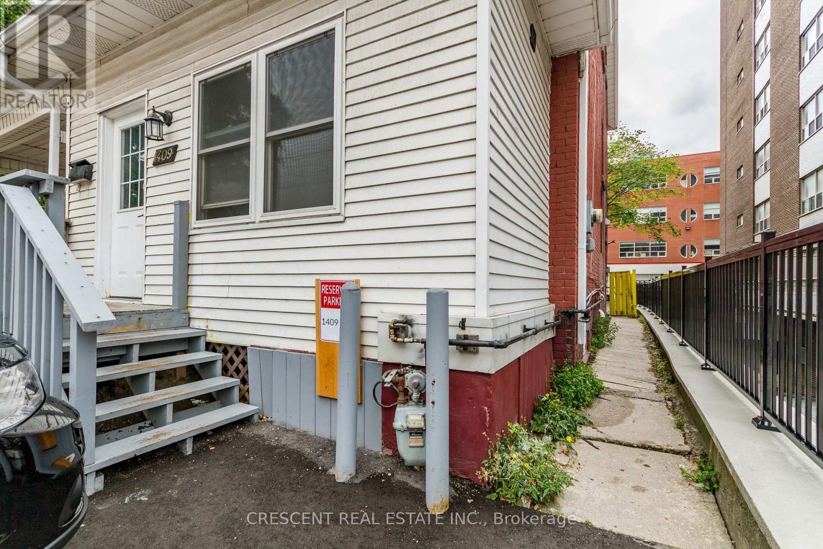 Photo 30 of Upper 1409 King Street W, Toronto ON