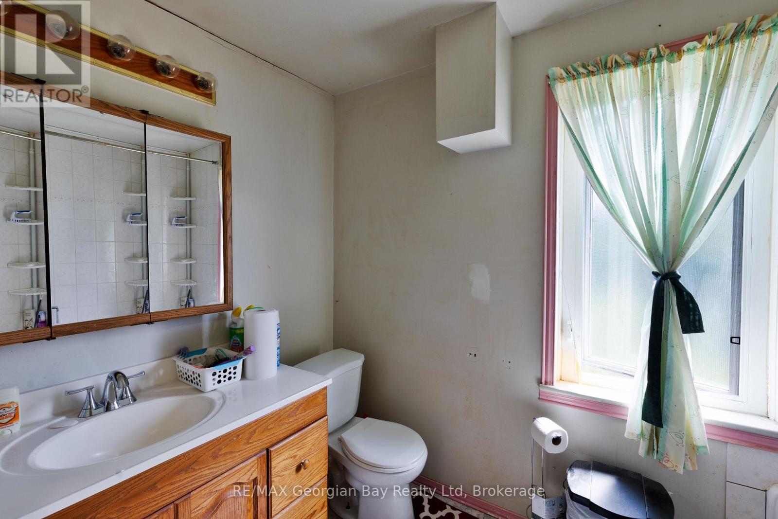 Photo 4 of 461 William Street, Tay ON