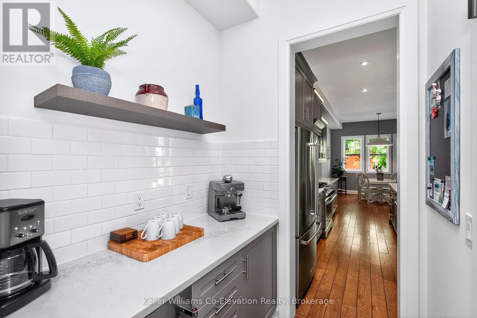 Photo 12 of 16 Ridgewood Court, Oromedonte ON