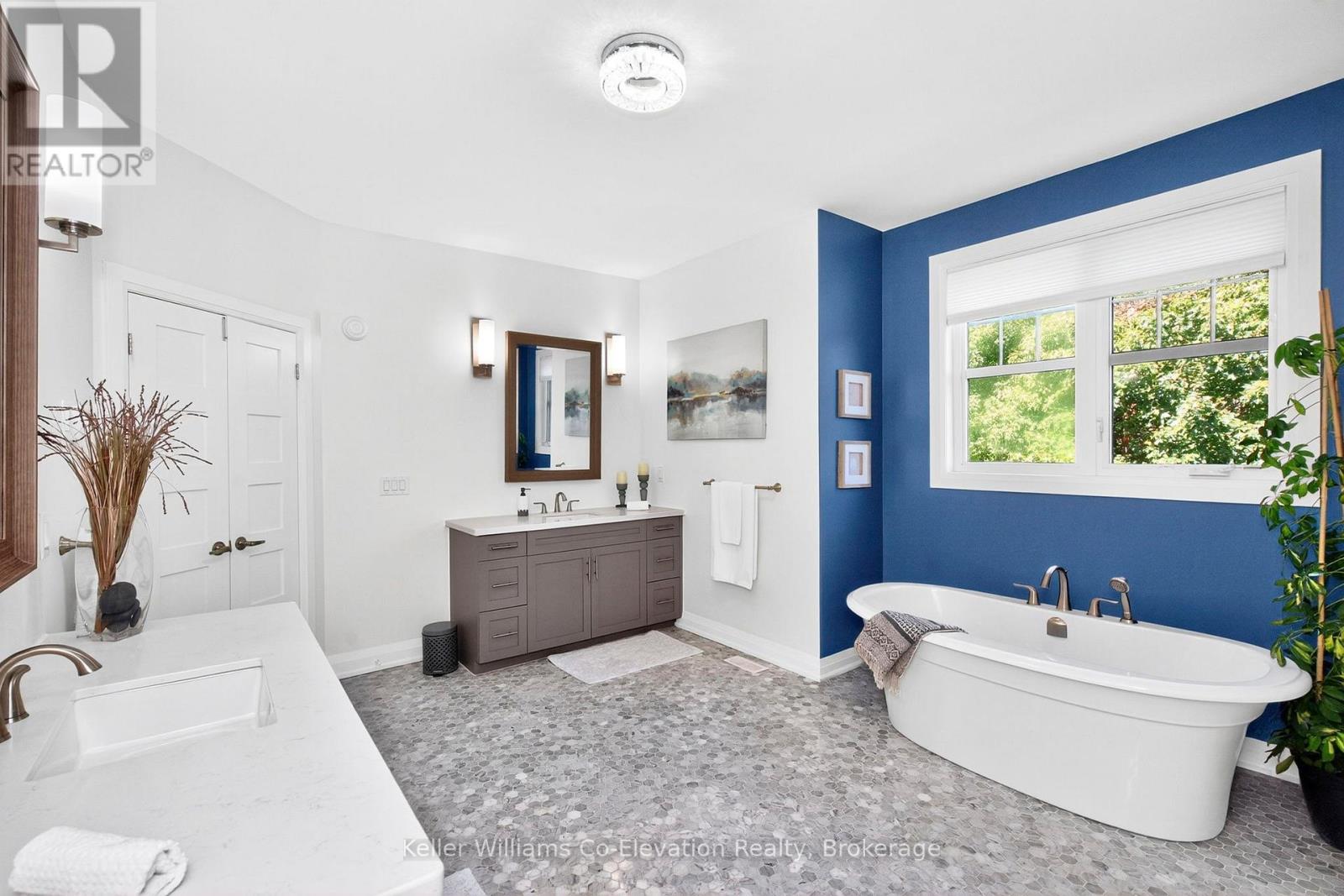 Photo 23 of 16 Ridgewood Court, Oromedonte ON