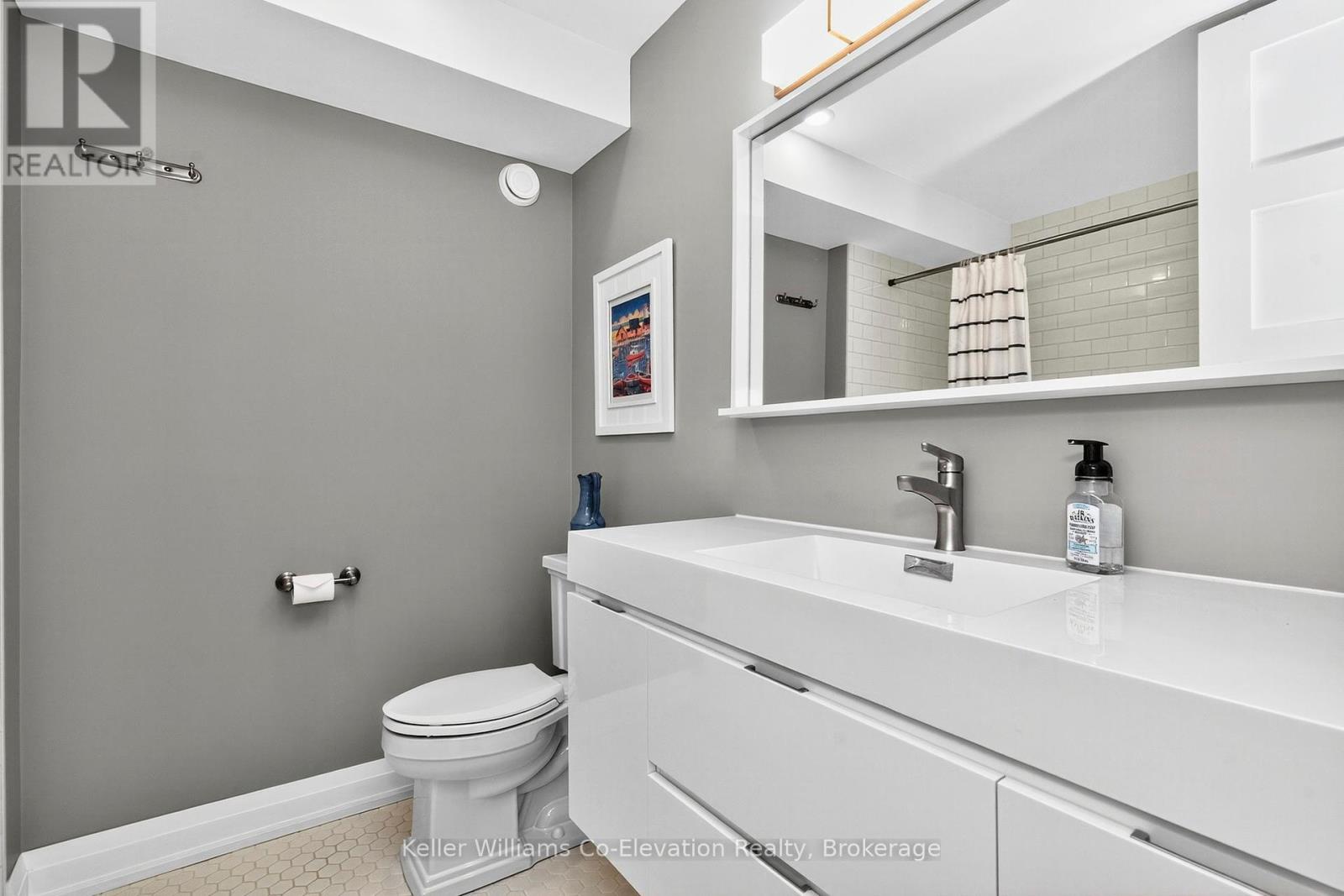 Photo 37 of 16 Ridgewood Court, Oromedonte ON