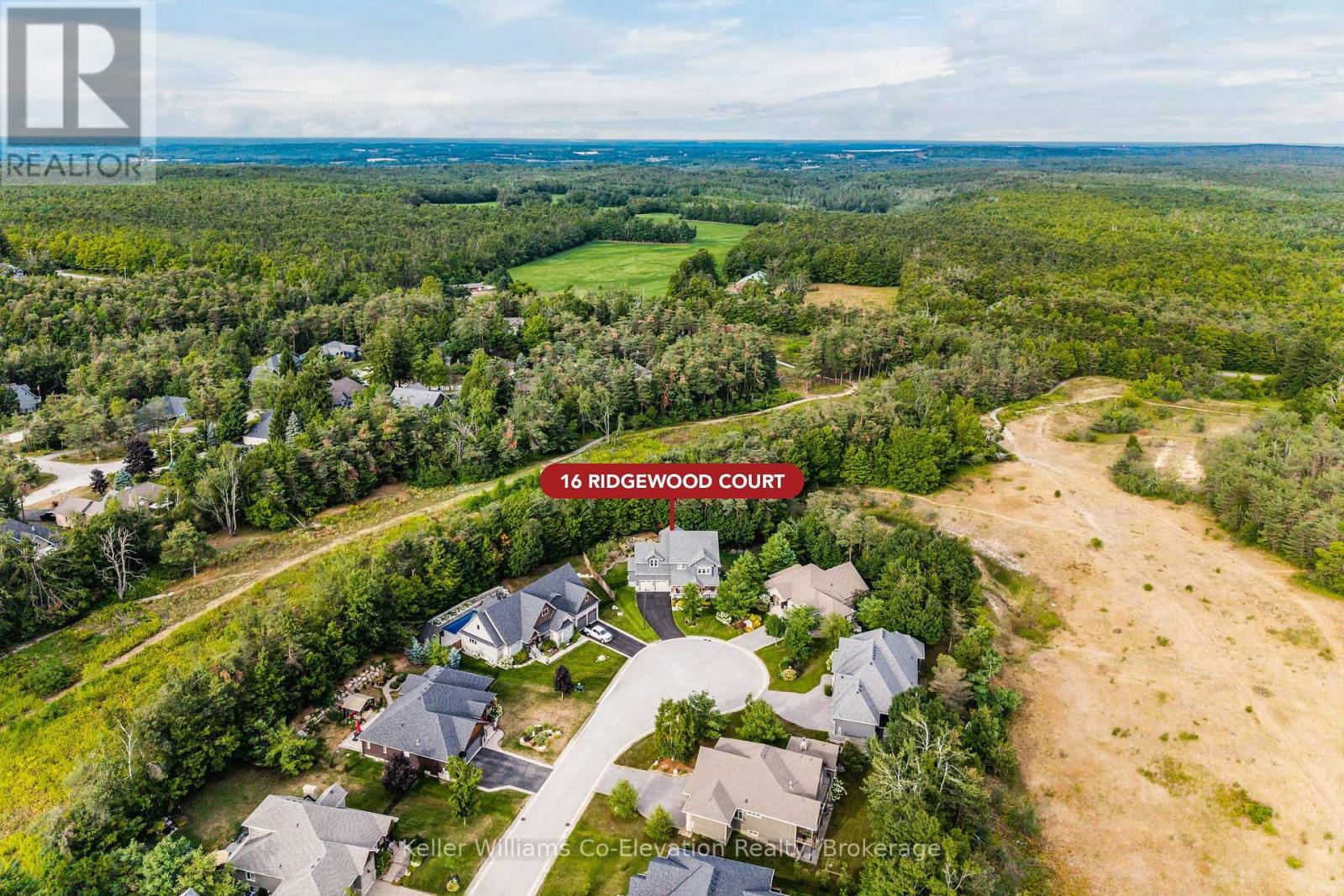 Photo 4 of 16 Ridgewood Court, Oromedonte ON