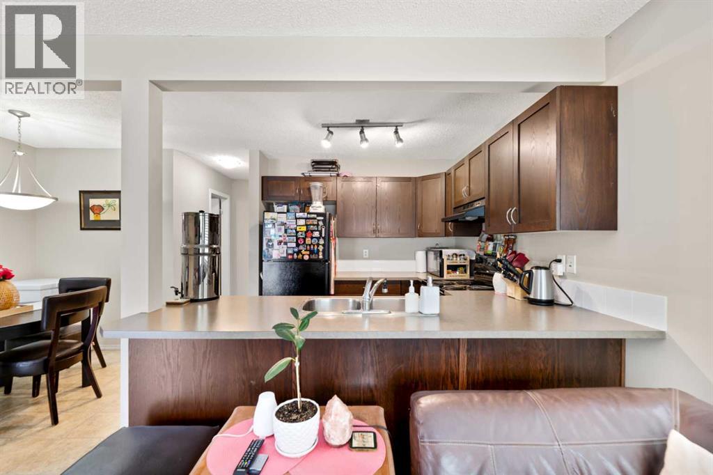 Photo 11 of 90 Panatella Villas Nw, Calgary AB