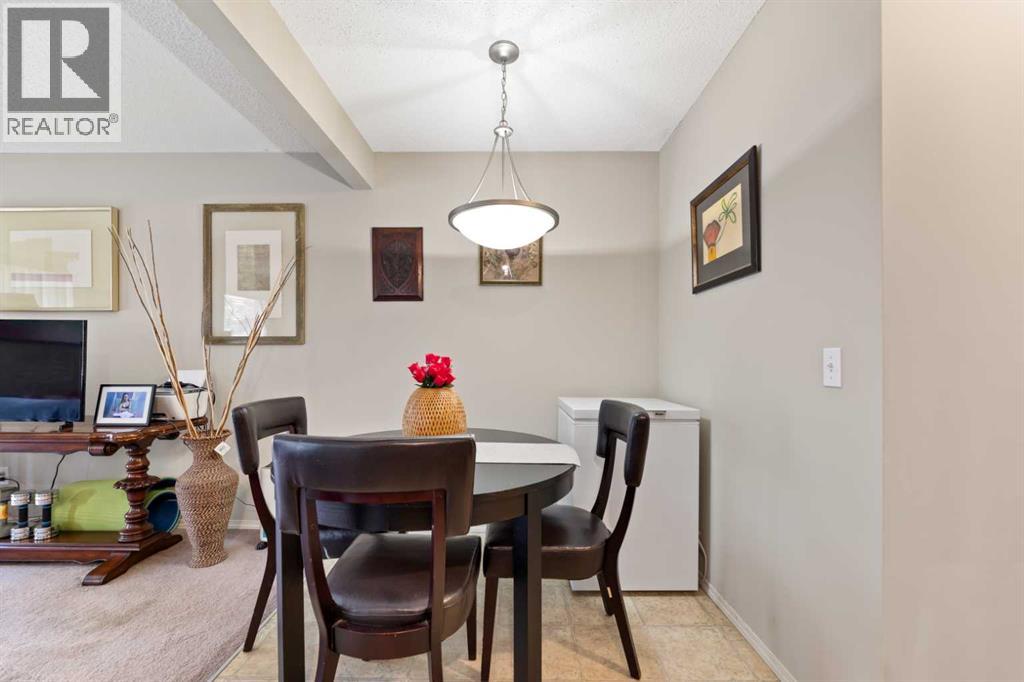 Photo 5 of 90 Panatella Villas Nw, Calgary AB