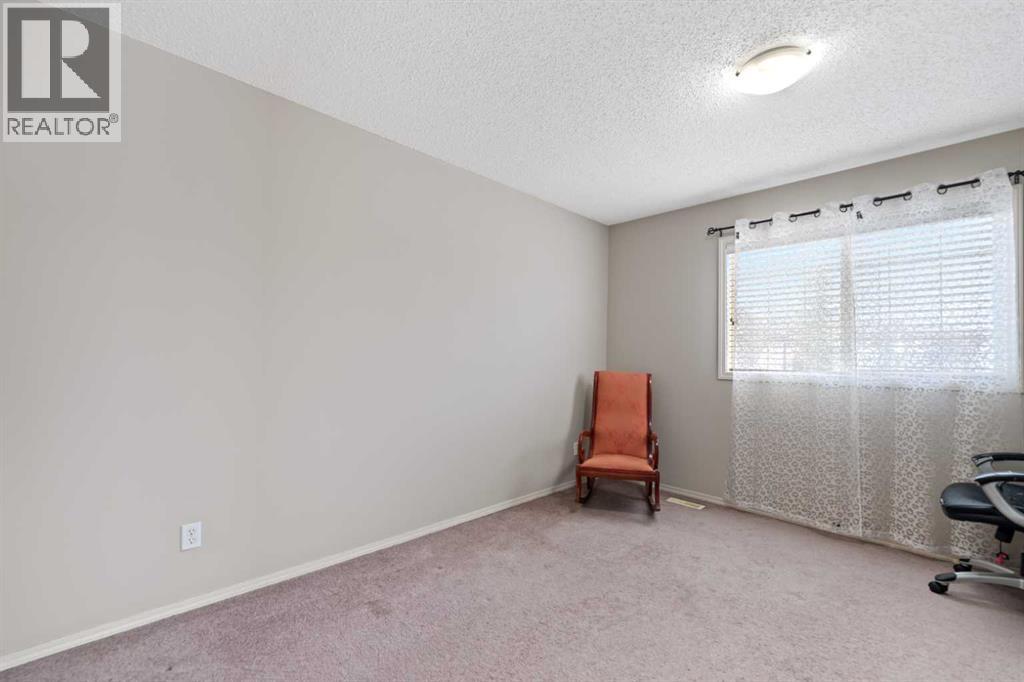 Photo 3 of 90 Panatella Villas Nw, Calgary AB