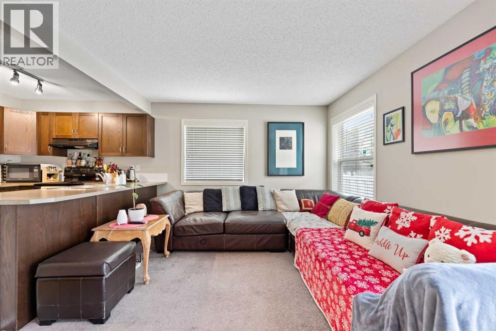 Photo 12 of 90 Panatella Villas Nw, Calgary AB