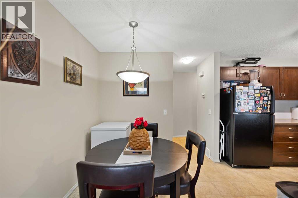Photo 8 of 90 Panatella Villas Nw, Calgary AB
