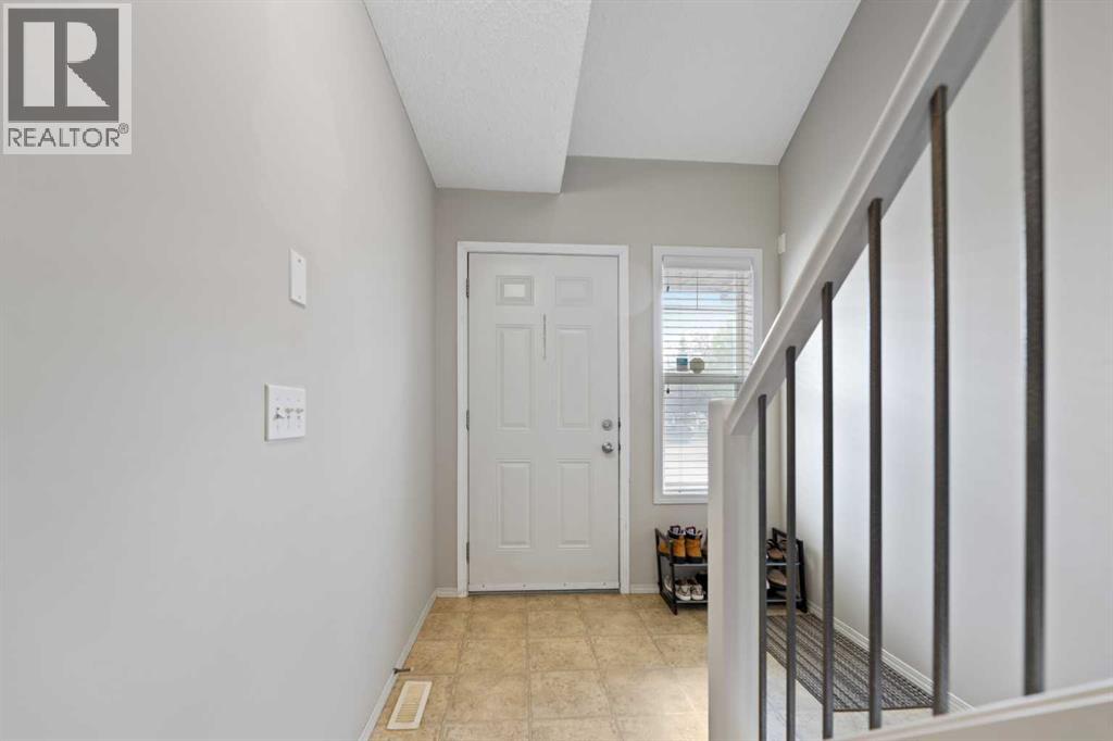 Photo 7 of 90 Panatella Villas Nw, Calgary AB